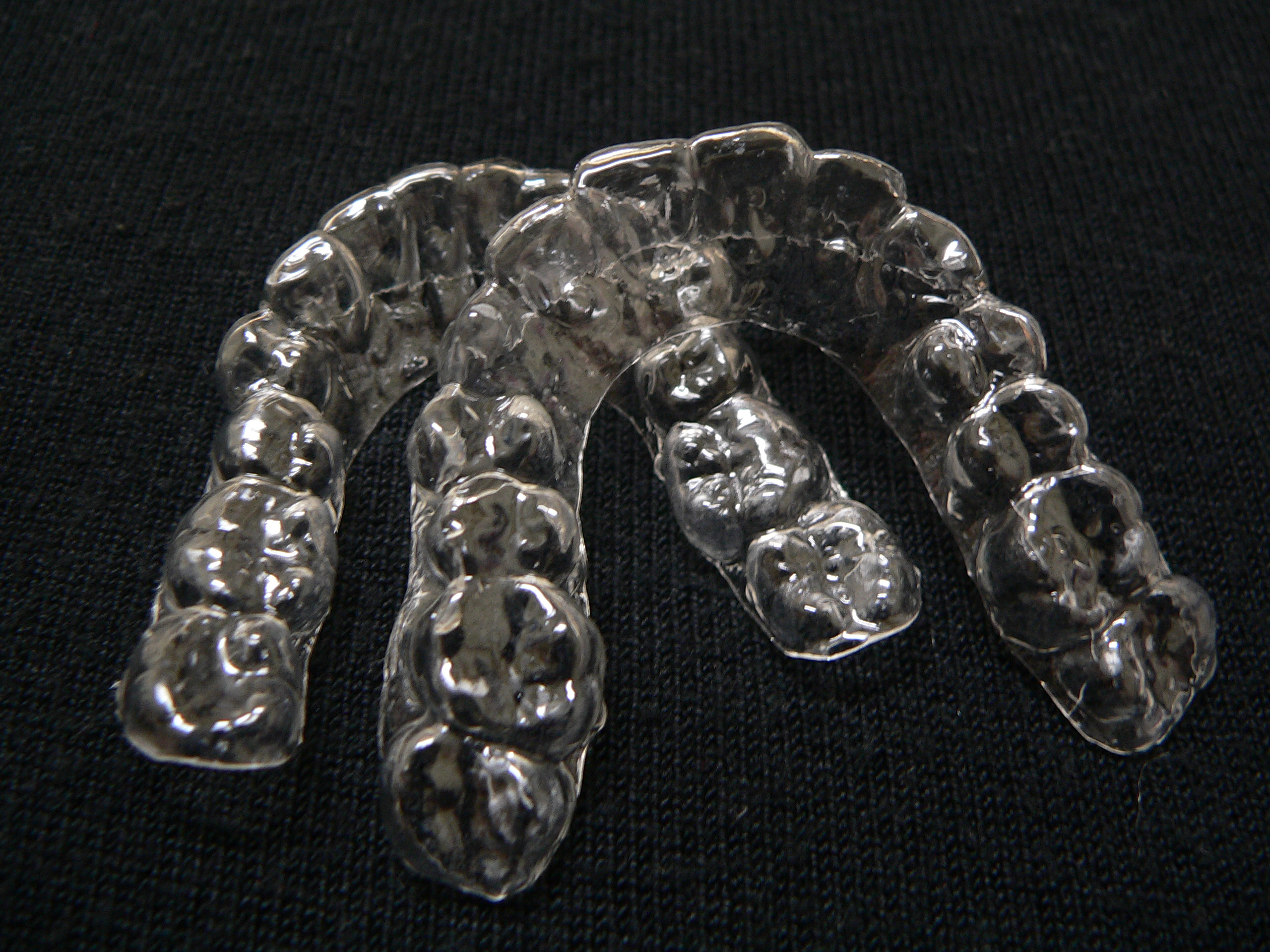 圖片三,透明牙托