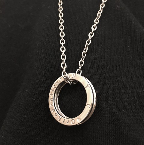 黃金矯正器變身獨一無二的精品戒指