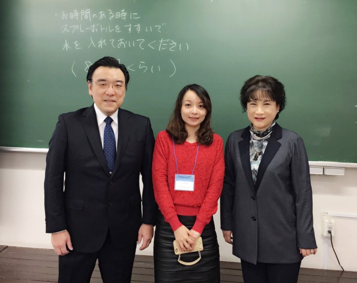 高橋 治 先生是矯正專科醫師，夫人高橋 未哉子 是口腔衛生士