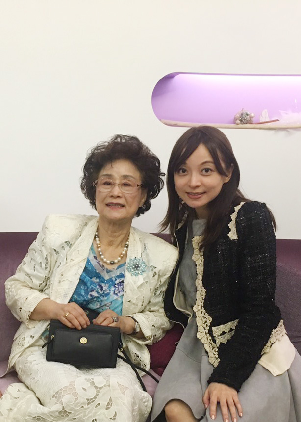 黃郁芩醫師與近藤悅子大師合影