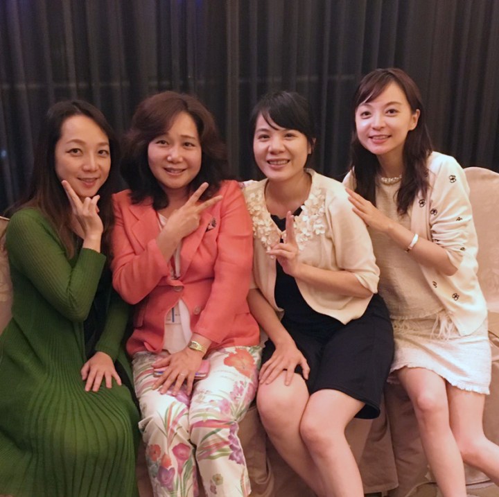 橋場千織醫師個人的魅力無窮！在日本總是有一堆醫師圍著她，在台灣，也是超人氣！